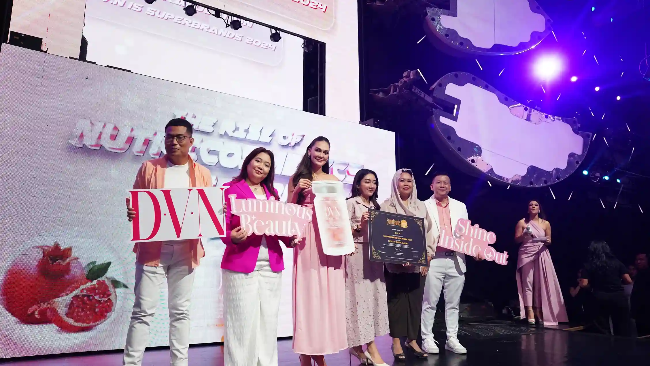 Luna Maya di DVN Event